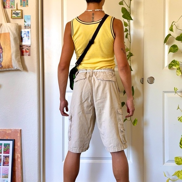 Vintage Y2K Baggy Khaki Cargo Shorts - Picture 4 of 6